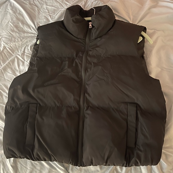 Black Puffer Vest (New with Tags) - Picture 1 of 3